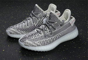 YEEZY 350 V2“Turtle Dove”实物曝光 Yeezy 350 V1 “Turtle Dove”偏码吗